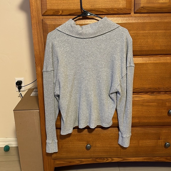 Universal Threads Grey Waffle QuarterZip - Picture 2 of 4